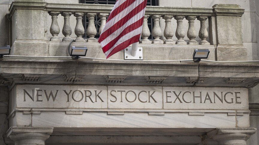 new-york-stock-market-closes-week-lower