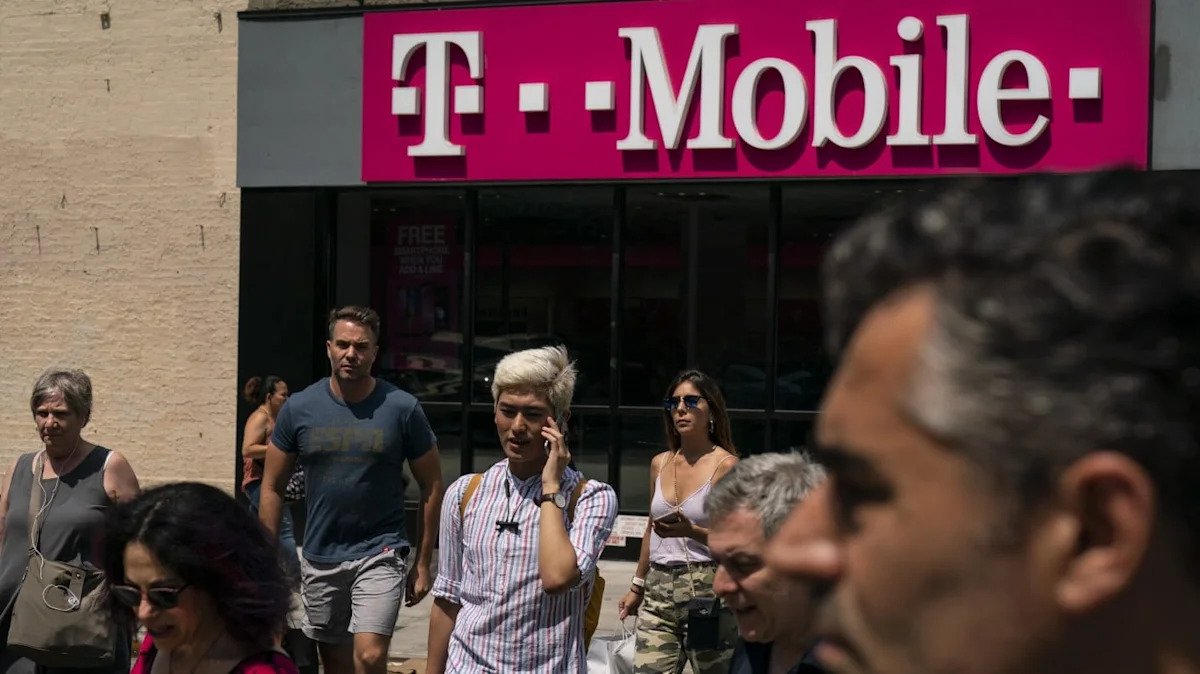 saturated-skies,-deep-pockets:-why-t-mobile’s-$18b-cash-machine-faces-its-toughest-valuation-test-yet-on-oct.-28