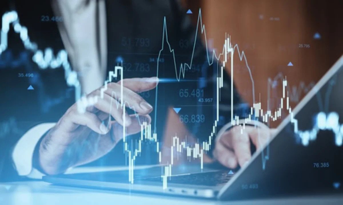 jim-cramer’s-case-for-“accidental-high-yielders”-when-the-fed-shakes-the-market
