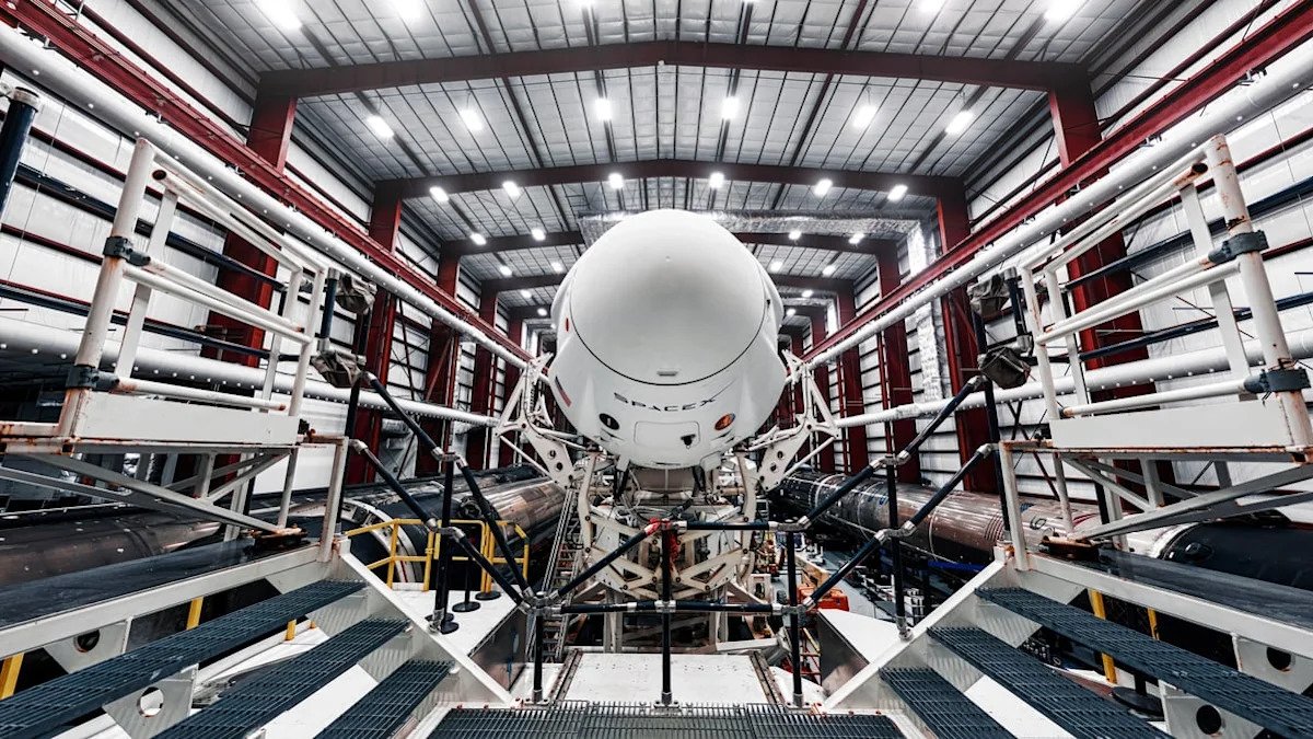 is-spacex-stock-a-buy-right-now?
