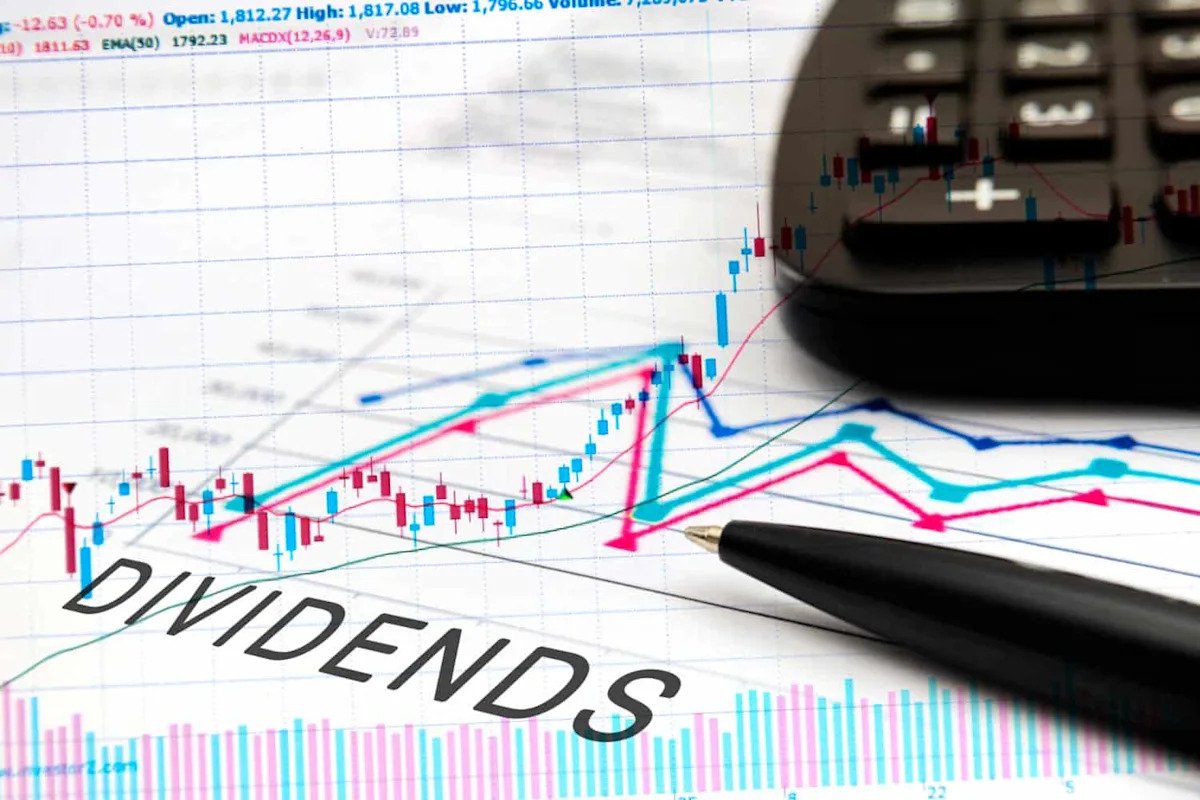 3-dividend-etfs-with-over-$10-billion-each-pay-up-to-3.31%-and-beat-the-s&p-500-over-the-past-year