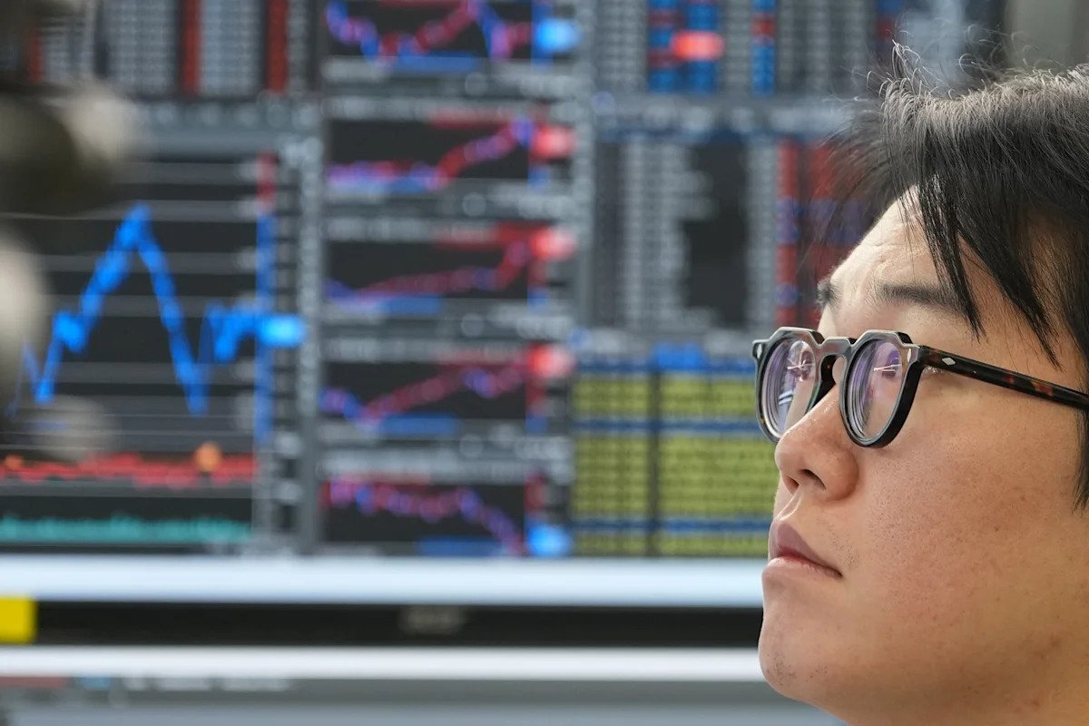 asian-stocks-advance-following-a-rally-on-wall-street-and-oil-prices-fall