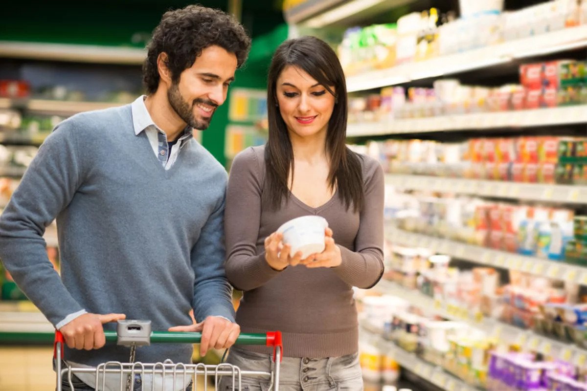 nomad-foods-(nomd)-vs.-khc-and-lw:-can-management’s-heavy-stock-buying-signal-a-turnaround-opportunity?