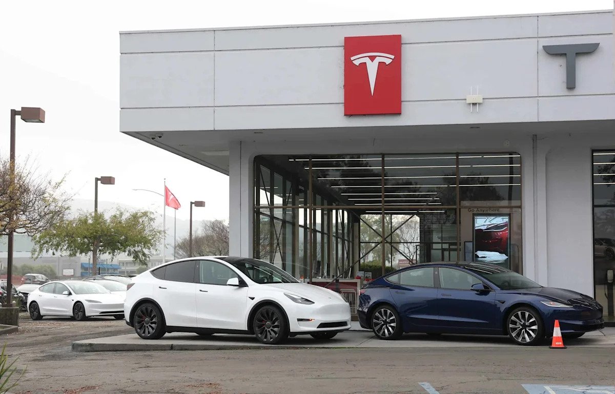 tesla’s-profit-fell-43%-and-the-stock-held-up.-here’s-why