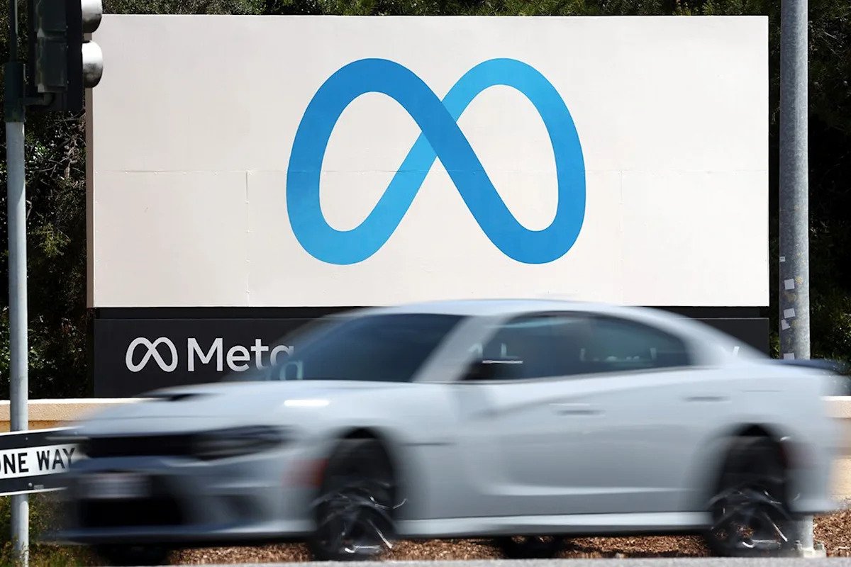 meta-platforms-stock-falls-despite-posting-strong-q3-numbers.-should-investors-buy-the-dip?
