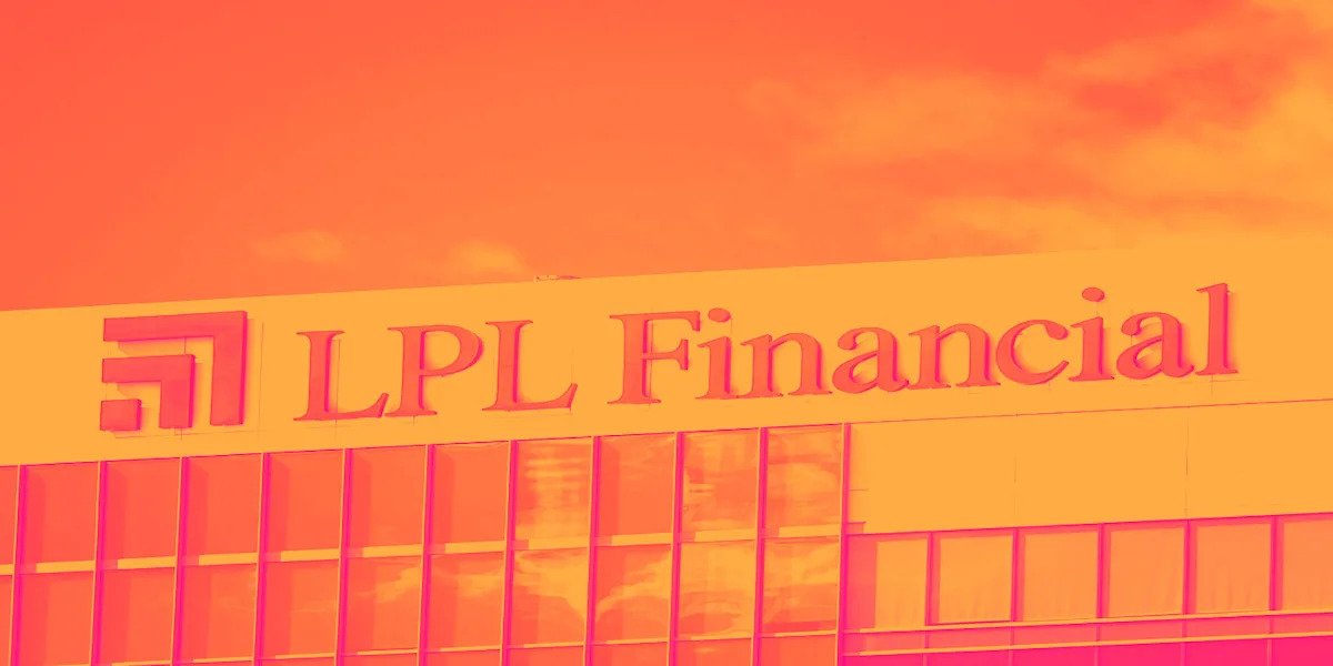 why-lpl-financial-(lpla)-stock-is-nosediving