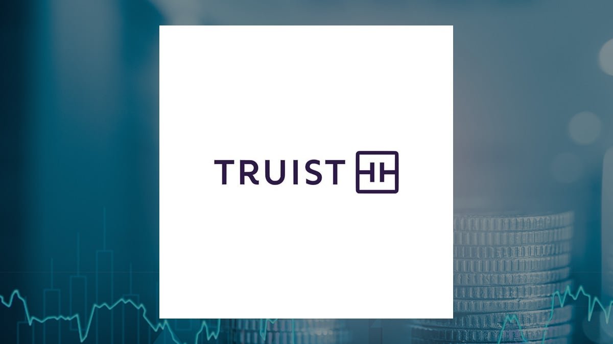wolfe-research-begins-coverage-on-truist-financial-(nyse:tfc)