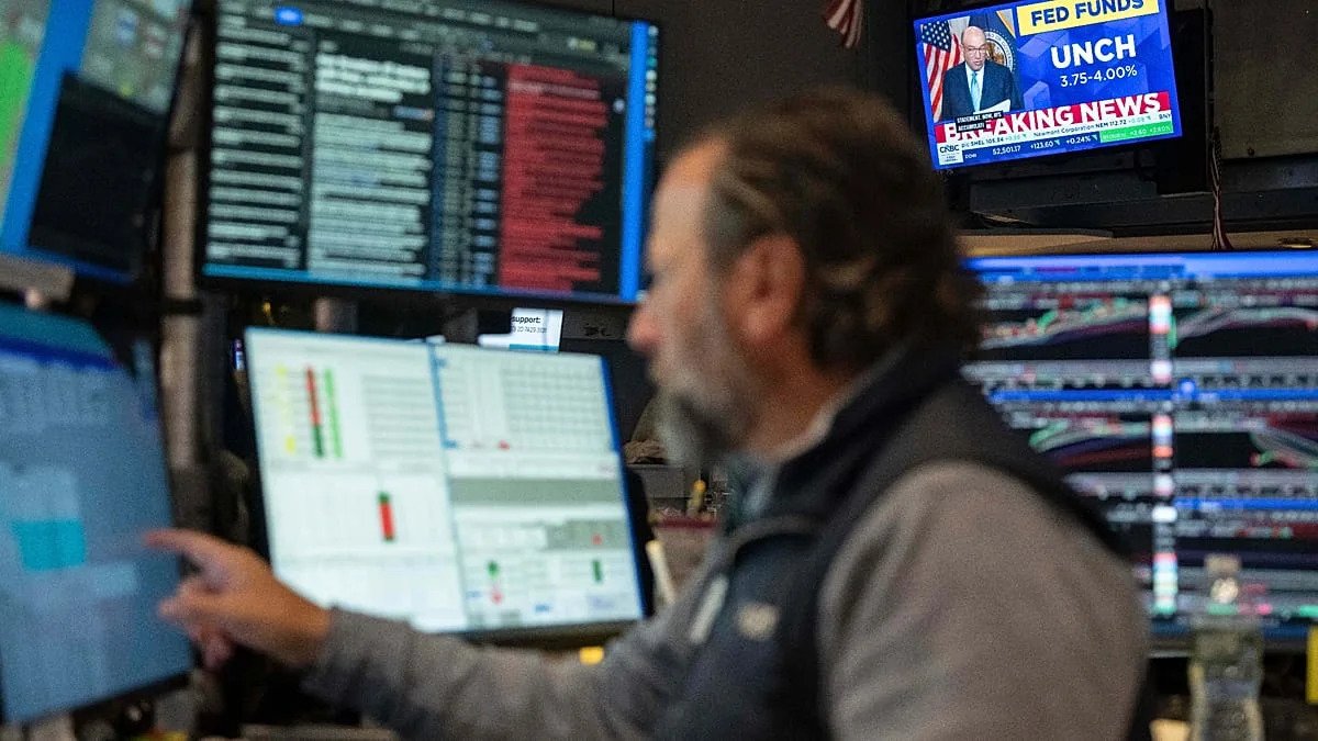 shares-mixed-after-google-parent-alphabet’s-earnings-disappoint