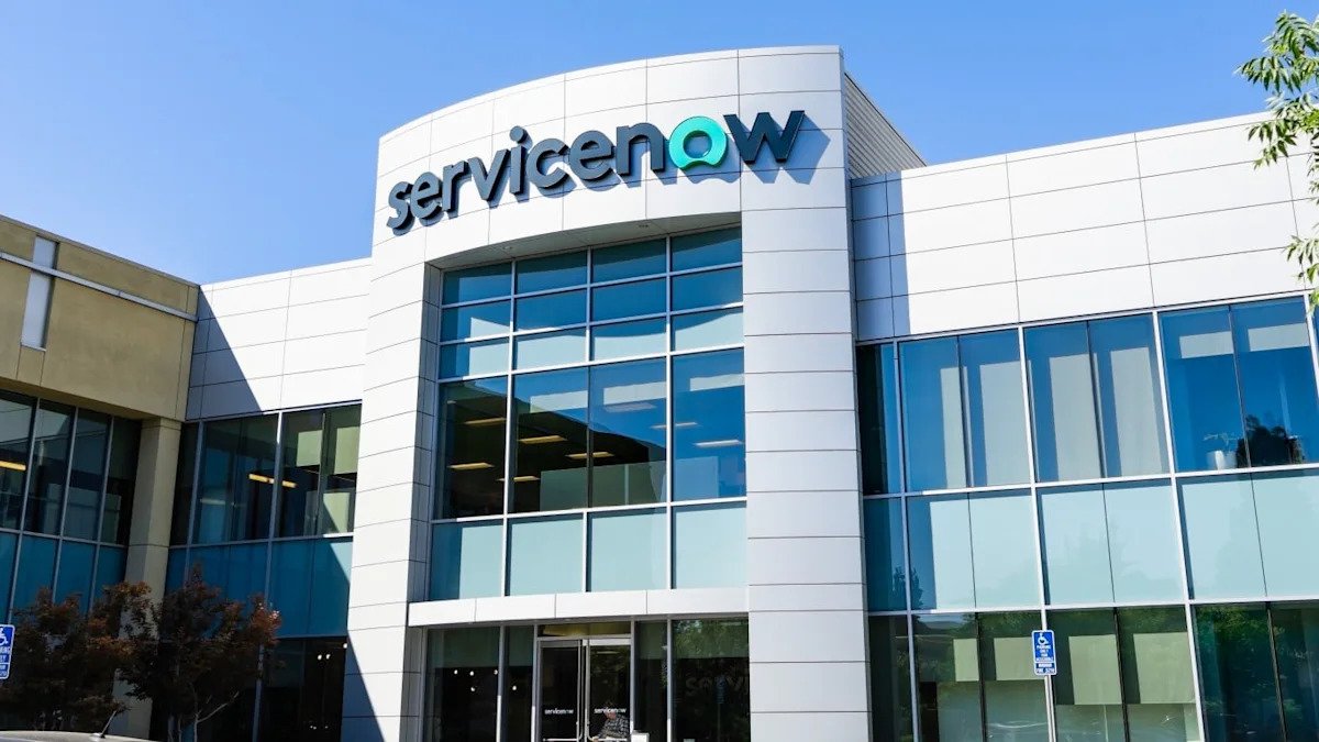 servicenow-remains-down-20%-over-1-year:-this-prominent-wall-street-firm-expects-75%-gains-ahead