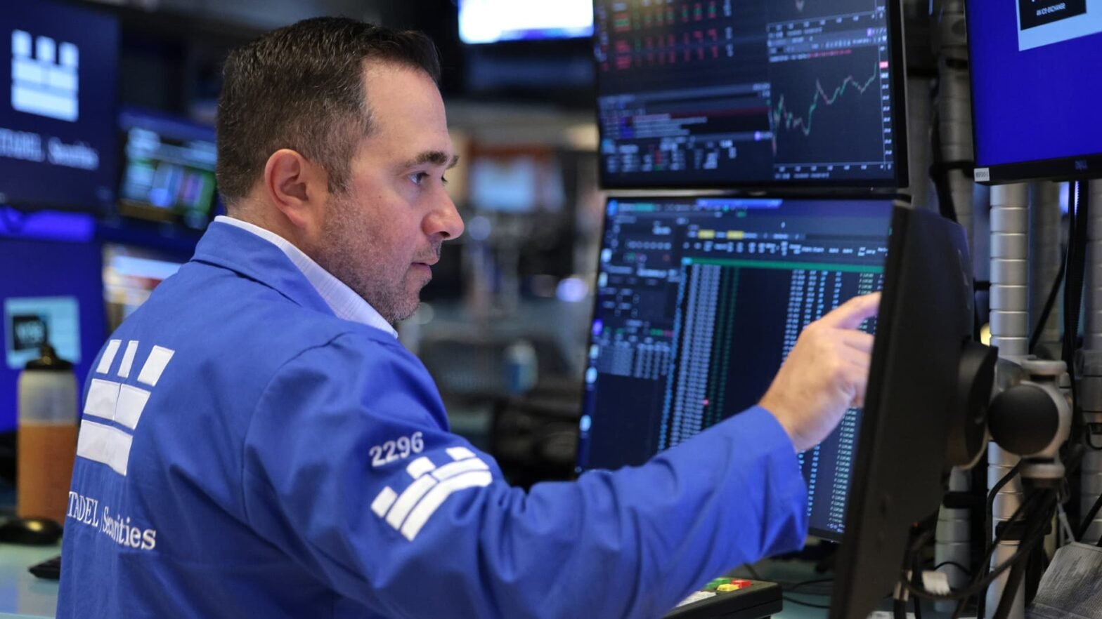 nasdaq-100-futures-fall-as-amazon-and-intel-swoon-after-earnings:-live-updates