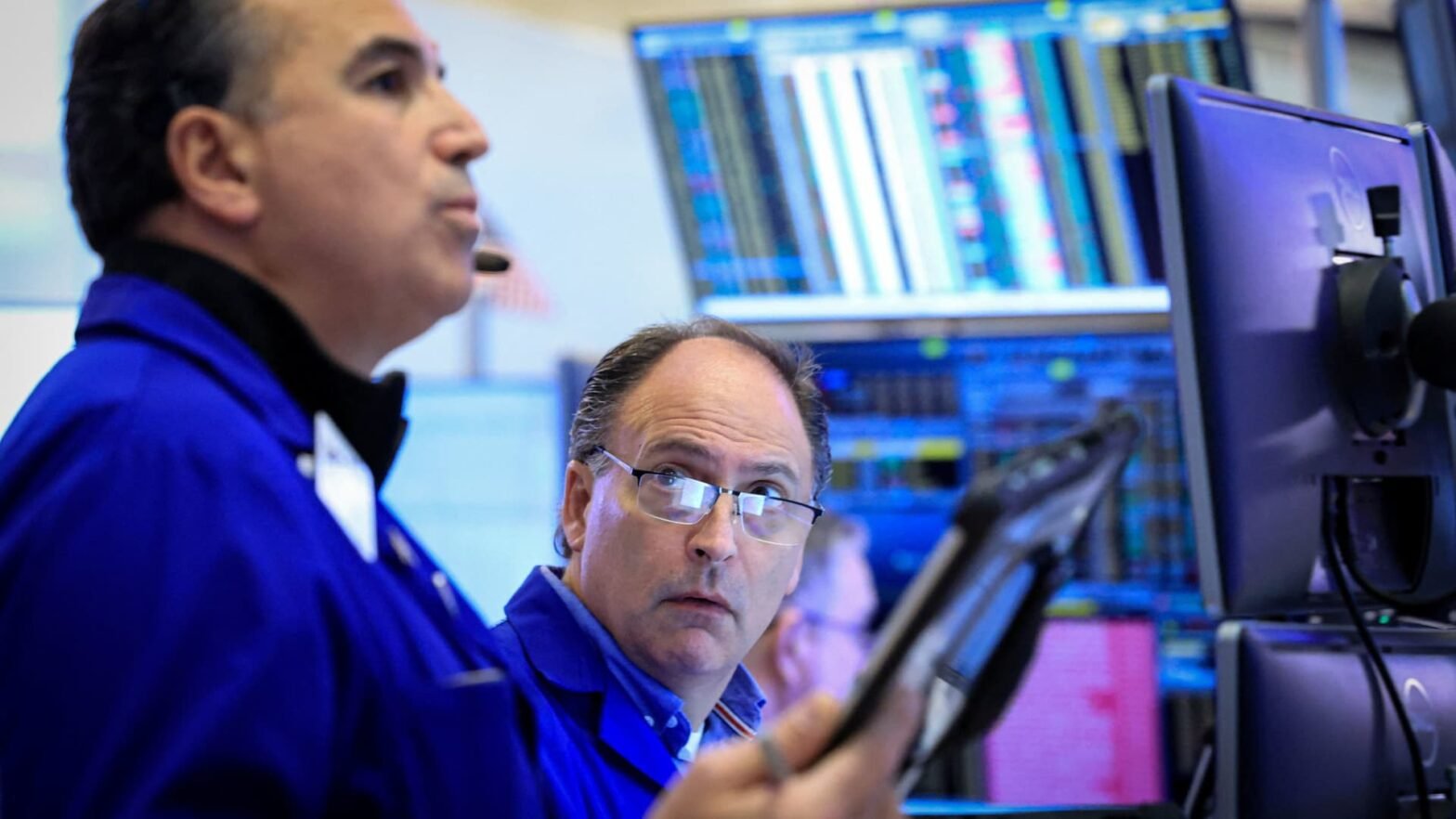 the-ai-investing-story-had-a-rough-week.-it-may-be-time-to-take-profits-while-you-still-can