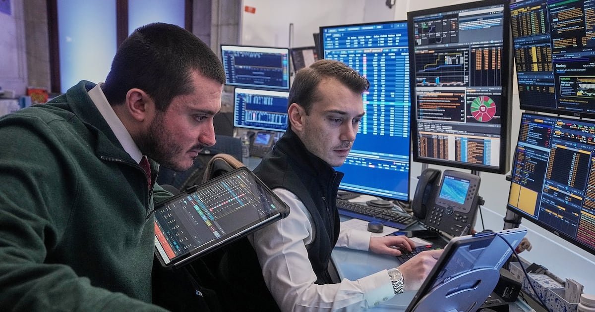 the-sell-off-for-tech-stocks-deepens-and-drags-wall-street-toward-its-worst-day-since-june