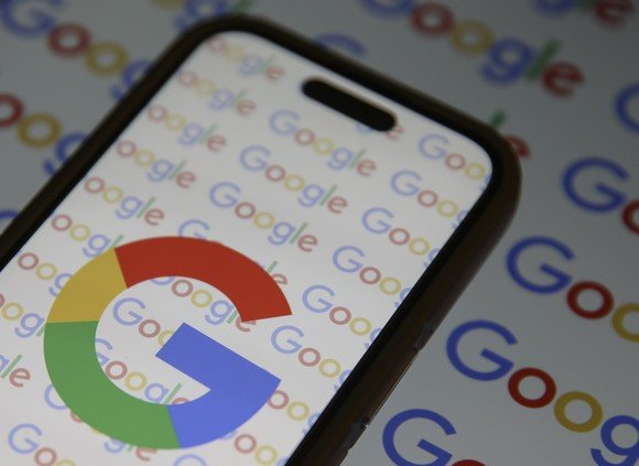 Google logo.